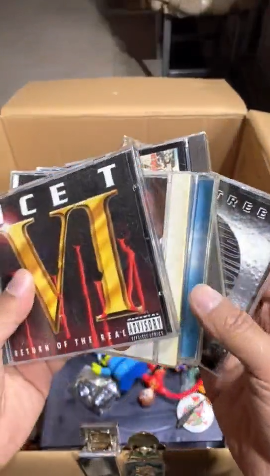 8新中古商品，瑕疵品，不保好坏。847