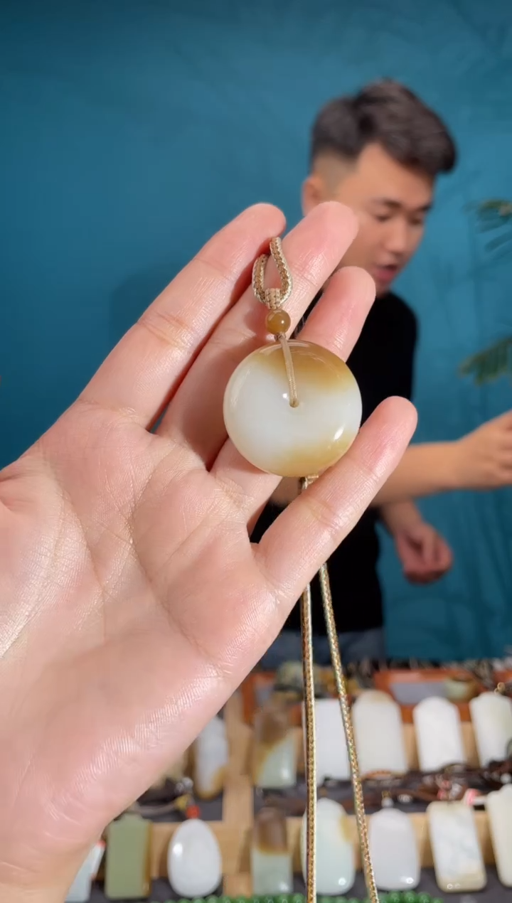 颈饰未镶嵌和田玉1