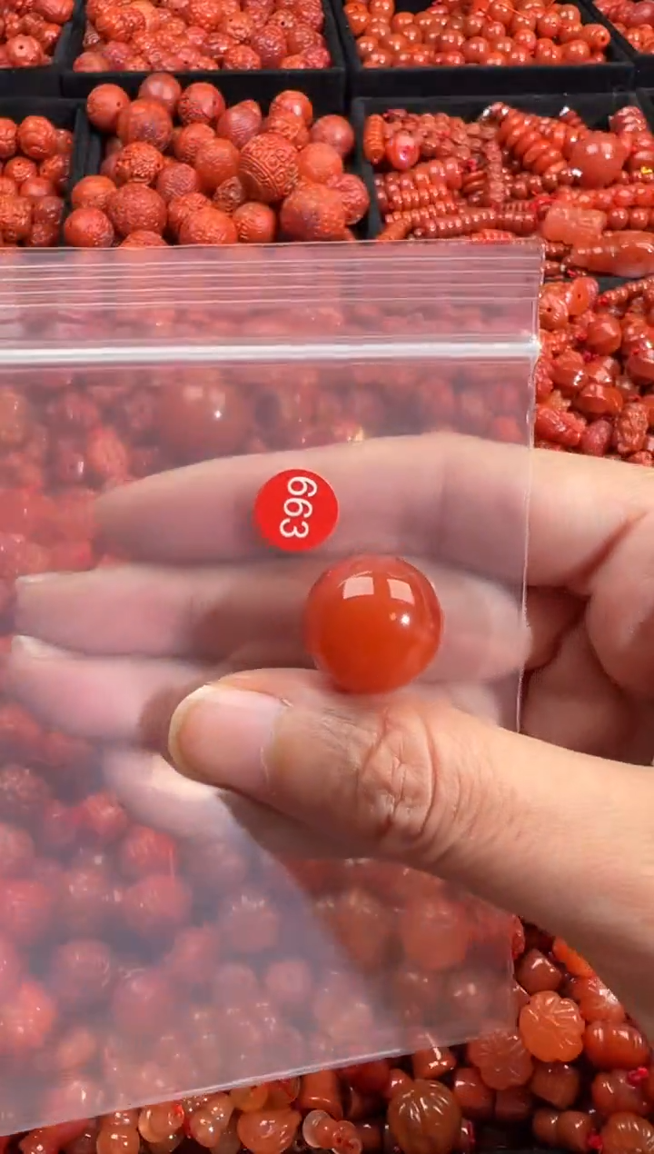 南红玛瑙未镶嵌颈饰1