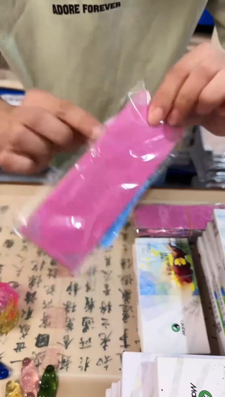 5包蜡染鎏金小书签