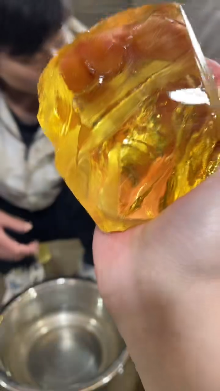 新疆五彩石原石摆件