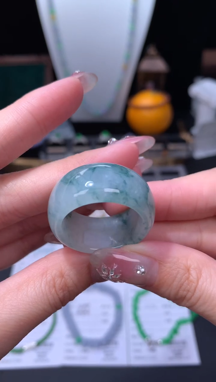 未镶嵌定制翡翠48小时鉴赏期 退货不扣服务费