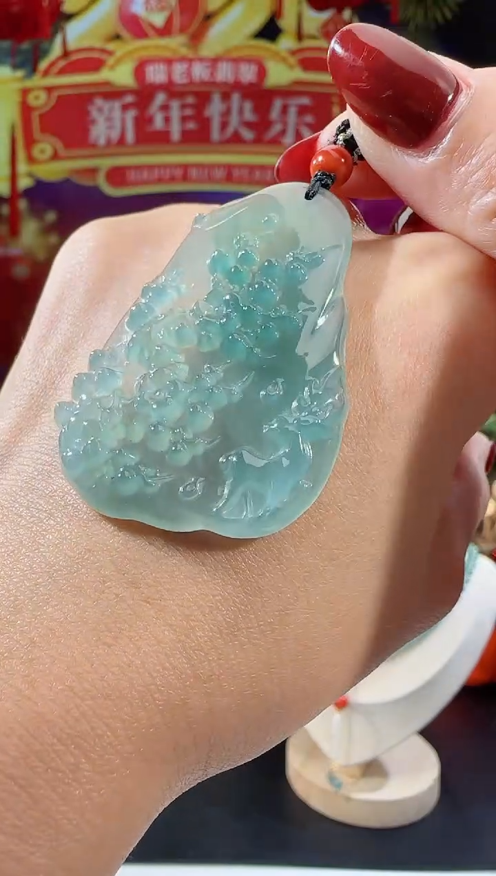 【闪购商品】翡翠吊坠(不含链)未镶嵌鹿牌多样性发一