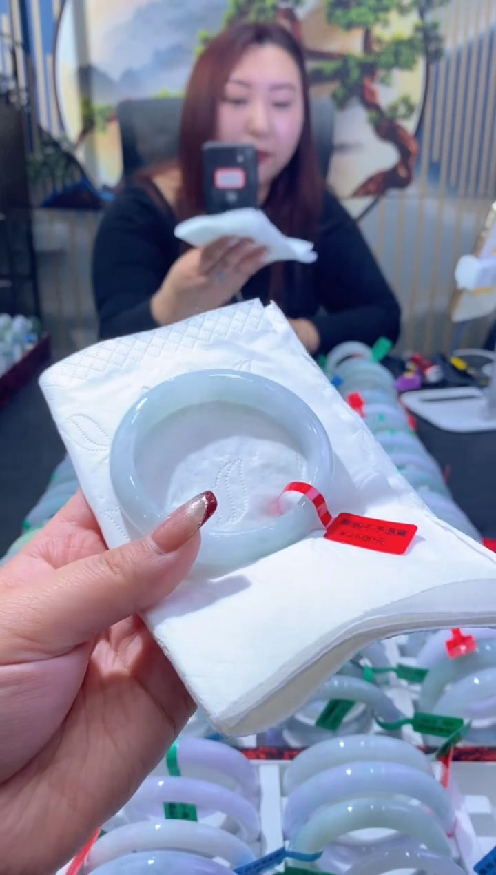 【闪购商品】翡翠手镯未镶嵌00007180