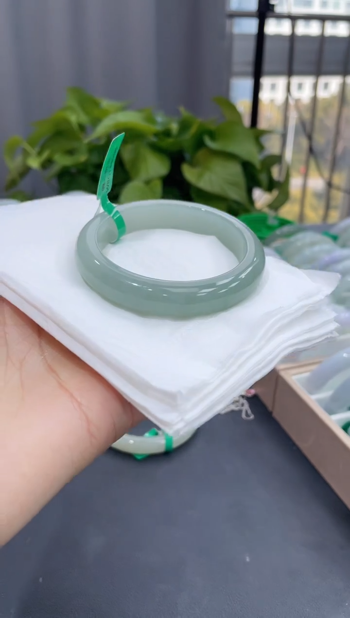 【闪购商品】翡翠手镯未镶嵌0000006389
