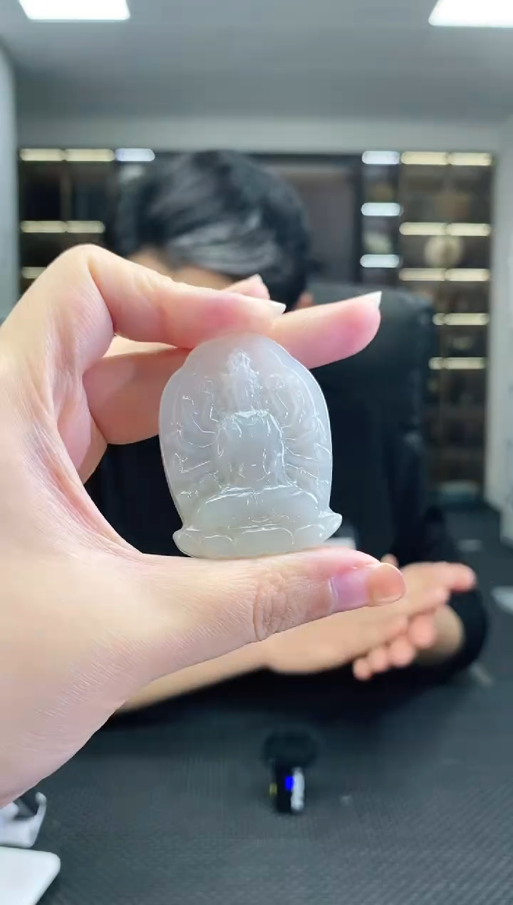 颈饰未镶嵌和田玉千手观音清货1