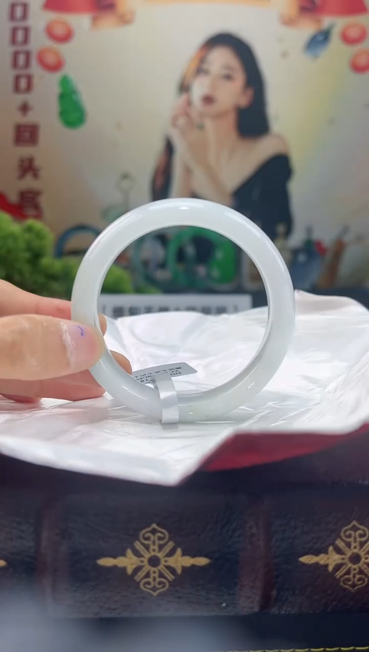【闪购商品】翡翠手镯未镶嵌手镯23