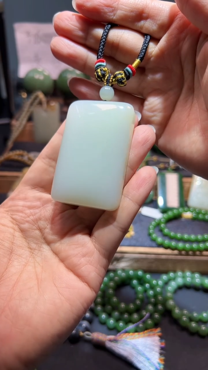 颈饰未镶嵌和田玉1