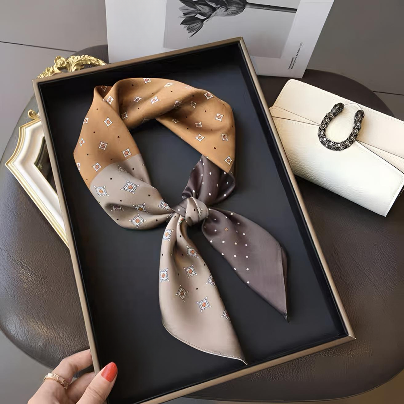 桑蚕丝单面三拼色气质百搭65方巾女士真丝丝巾搭配为披肩外搭C020