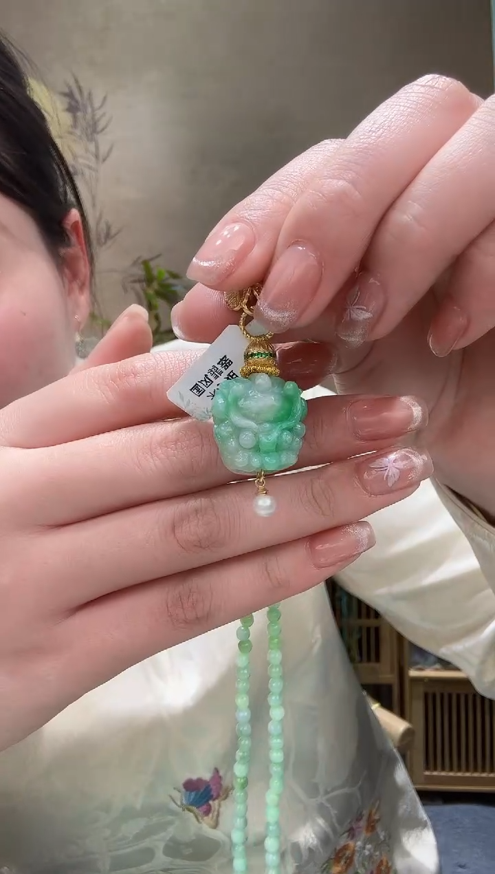 【闪购商品】翡翠颈饰未镶嵌吊坠