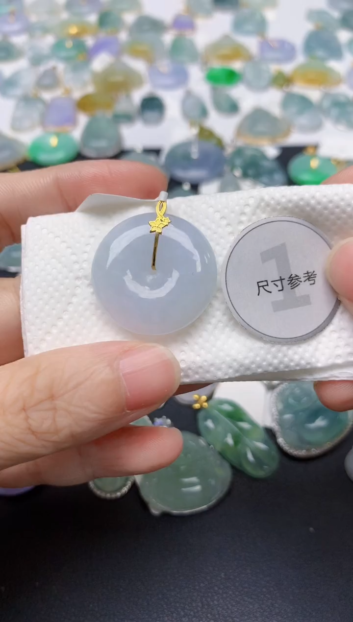 翡翠18K金镶嵌颈饰天然缅甸A货翡翠