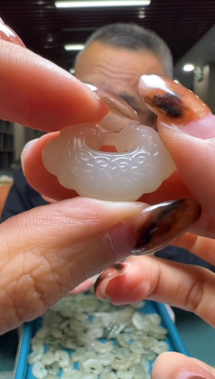 【闪购商品】和田玉吊坠未镶嵌锁