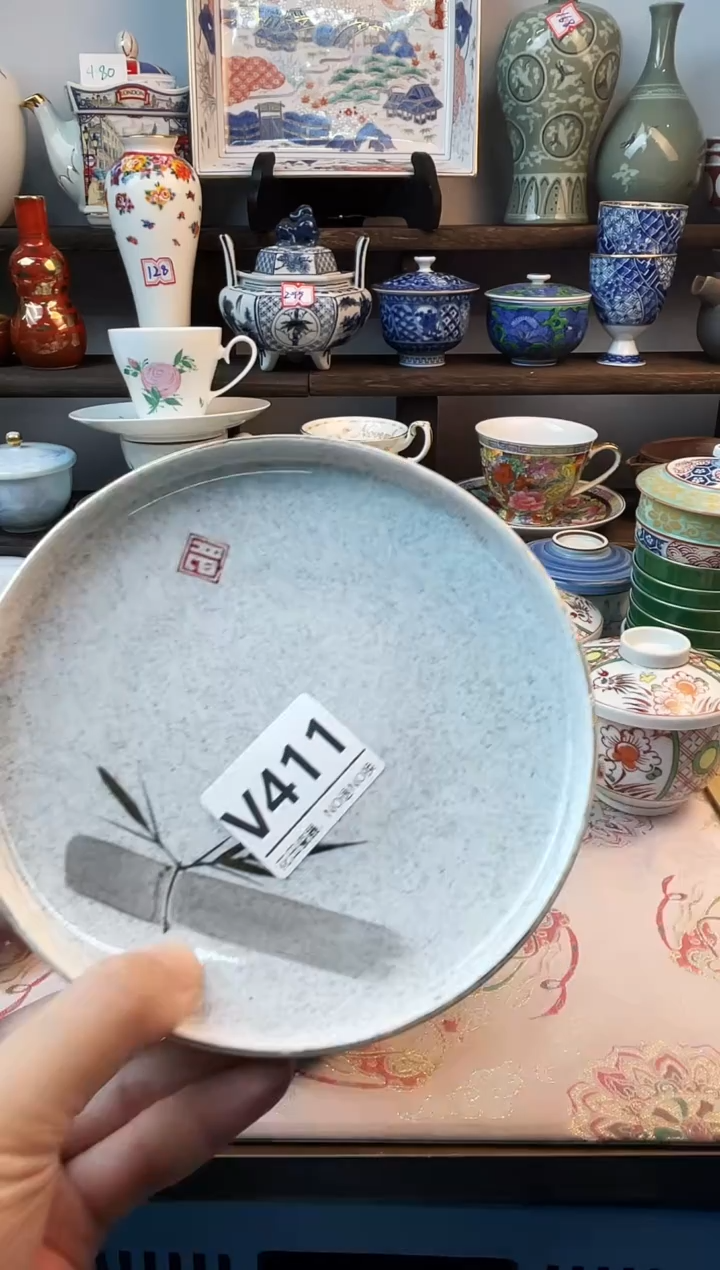 瓷片虹*喵V411不退不换.感谢理解