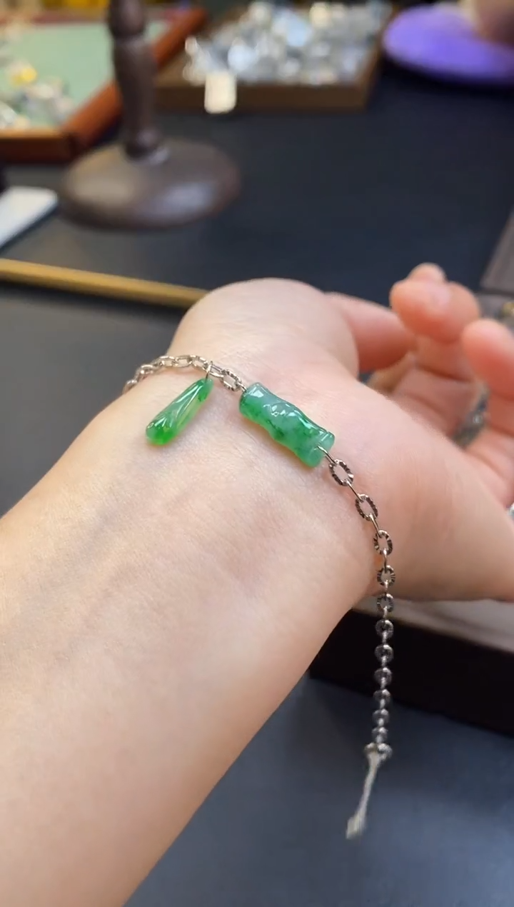 颈饰银S925镶嵌翡翠15371