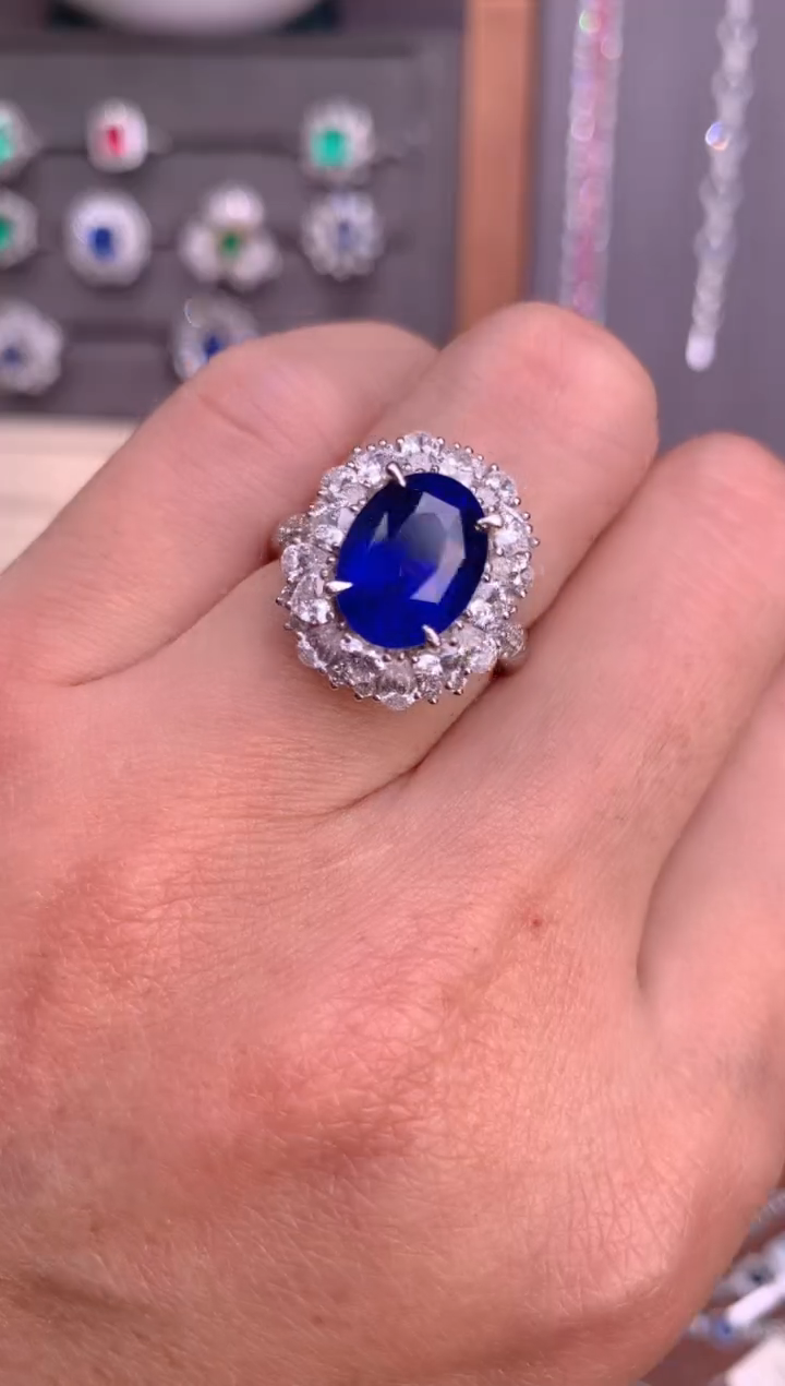 【闪购商品】蓝宝石戒指18K金镶嵌6.15CT