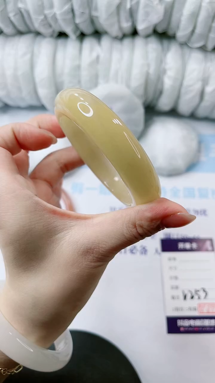 【闪购商品】石英质玉手镯未镶嵌多样性发货V253