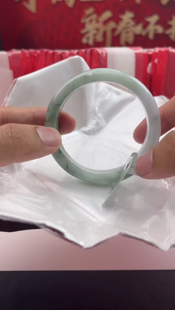 【闪购商品】翡翠手镯未镶嵌3翡翠手镯（微瑕）