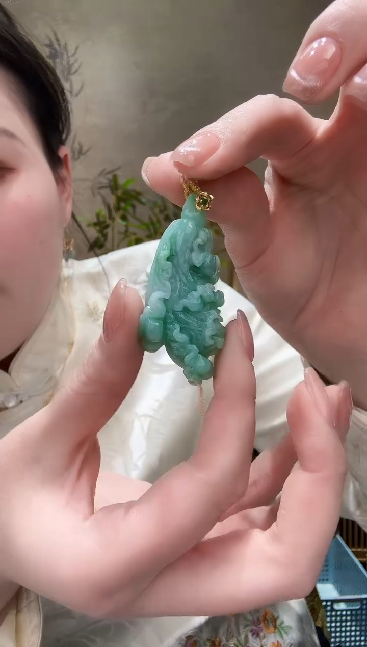 【闪购商品】翡翠颈饰未镶嵌吊坠 