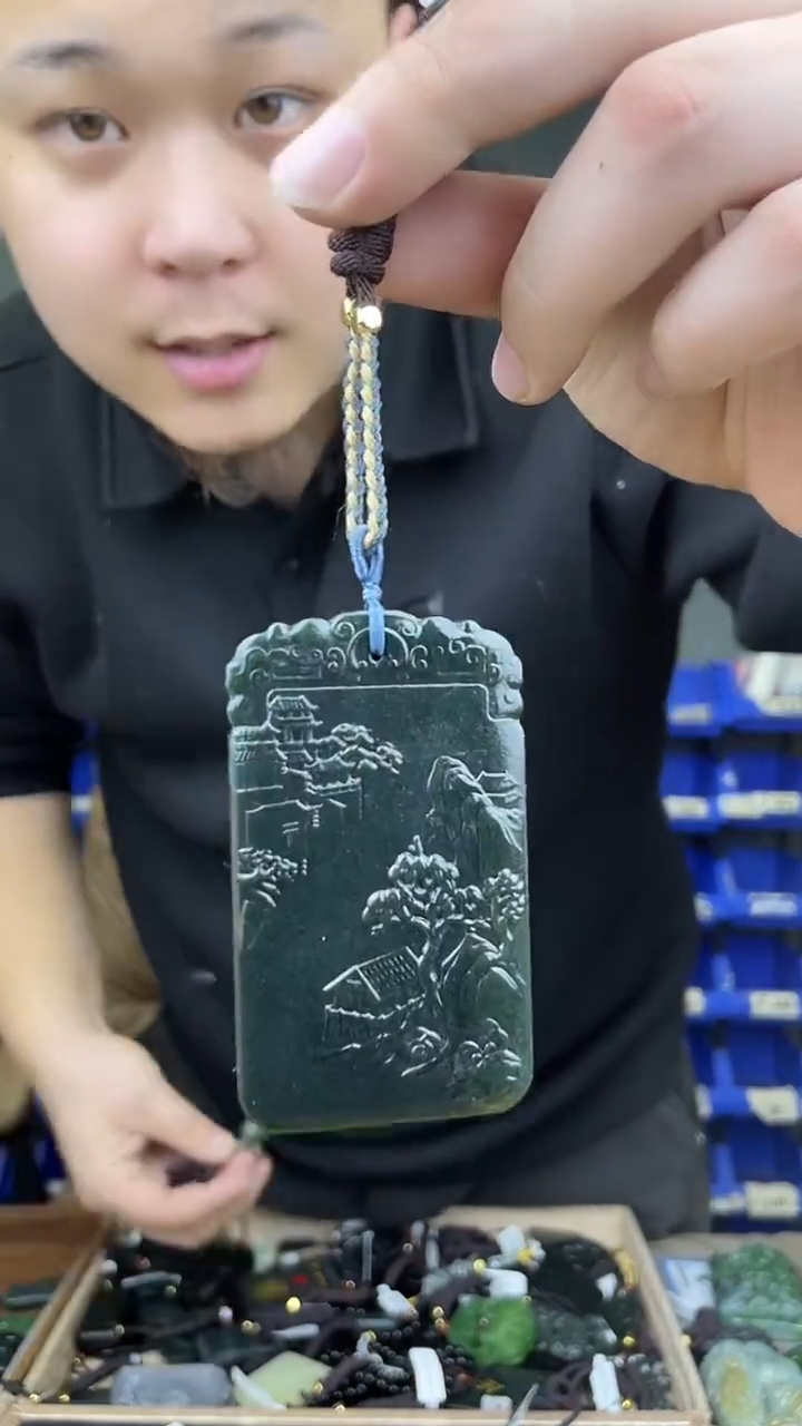 颈饰未镶嵌和田玉1