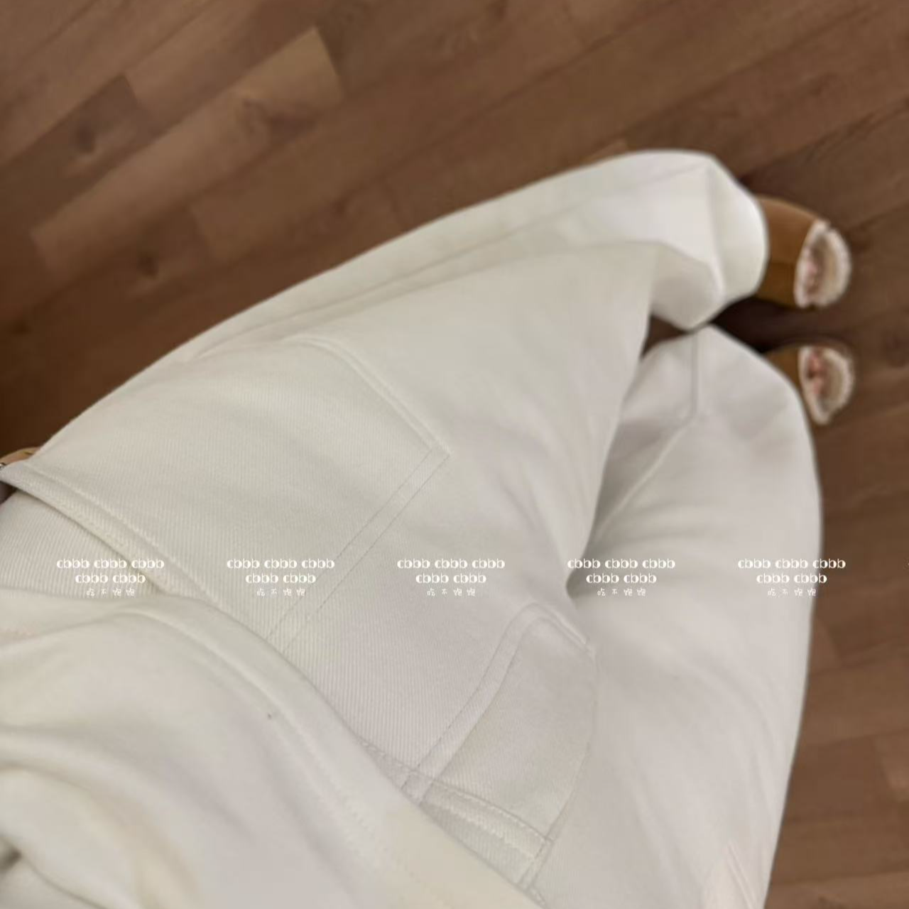 【吃不饱饱】大码 摩登都市 显瘦直筒加绒加厚白色牛仔裤1077