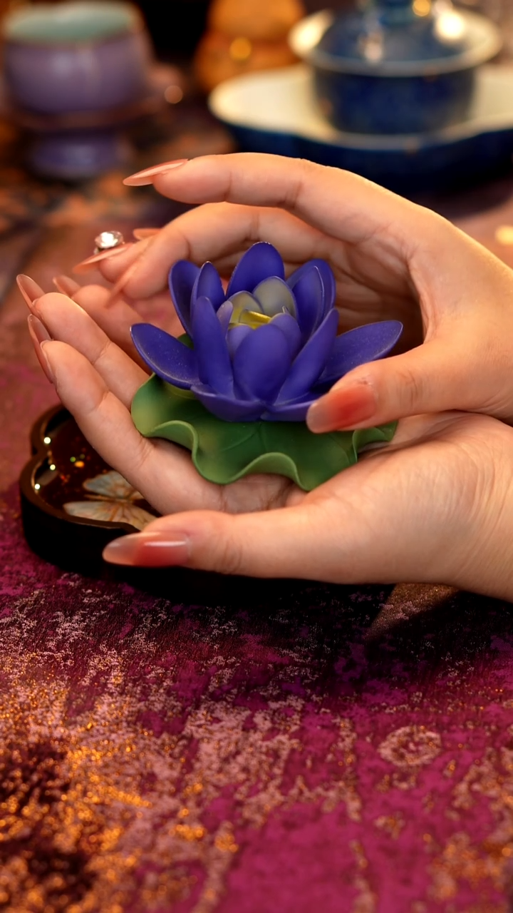 蓝莲花香插········