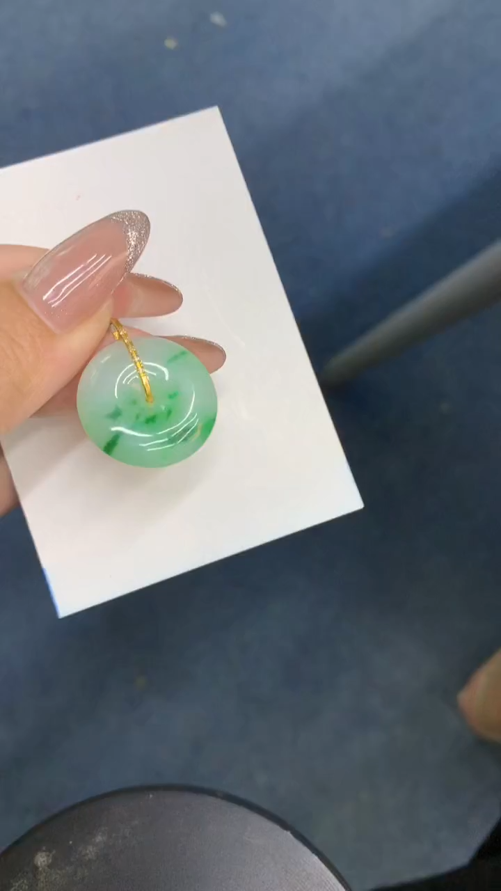 颈饰18K金镶嵌翡翠1