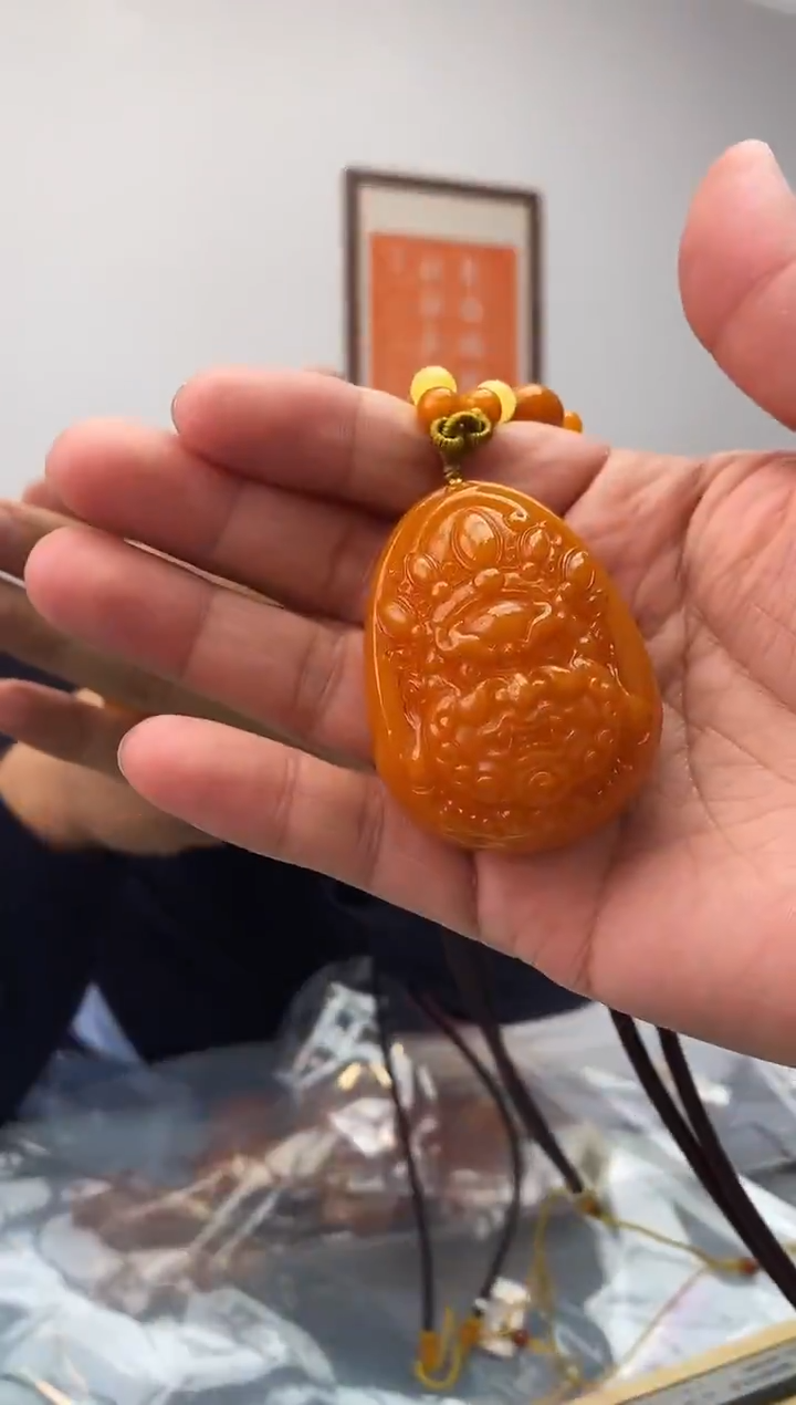 琥珀未镶嵌珠宝奇石假一罚十，多样性发一件030