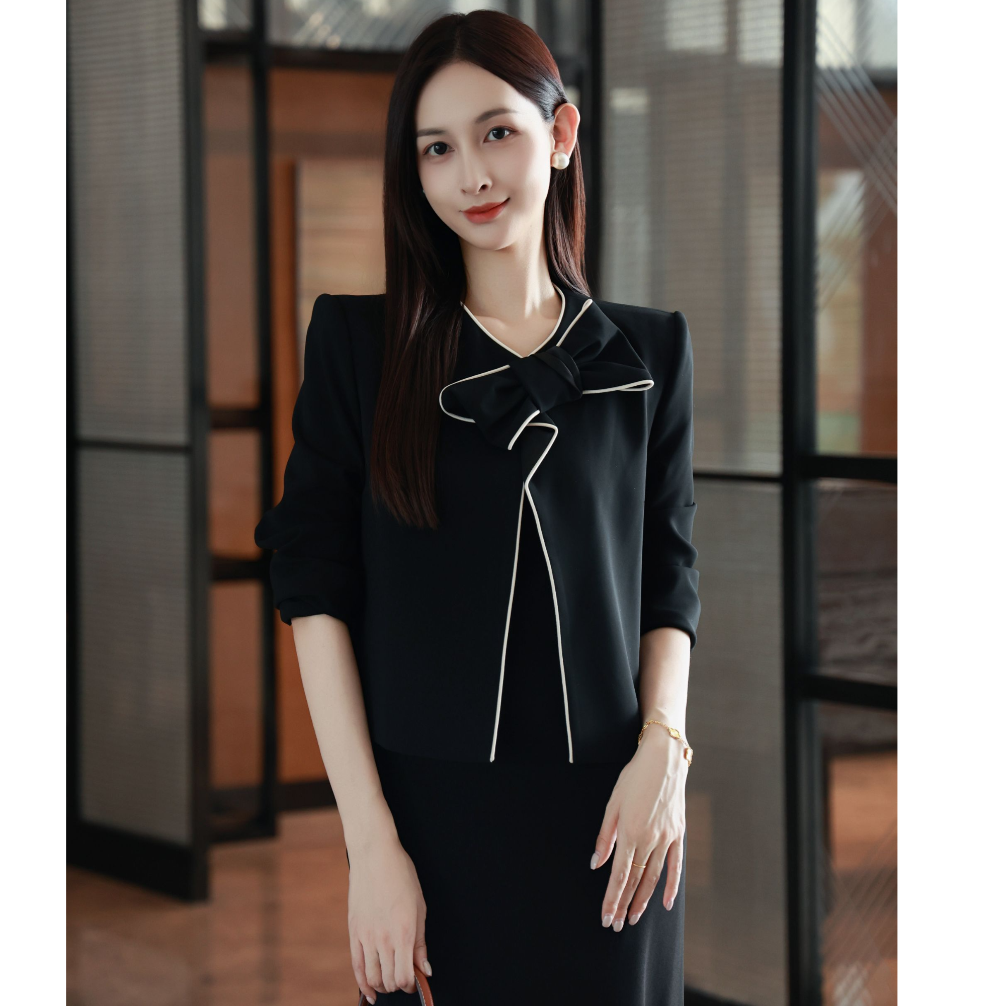 AMASS/阿玛施新款气质圆领百搭上衣冬季蝴蝶结装饰短外套女540021