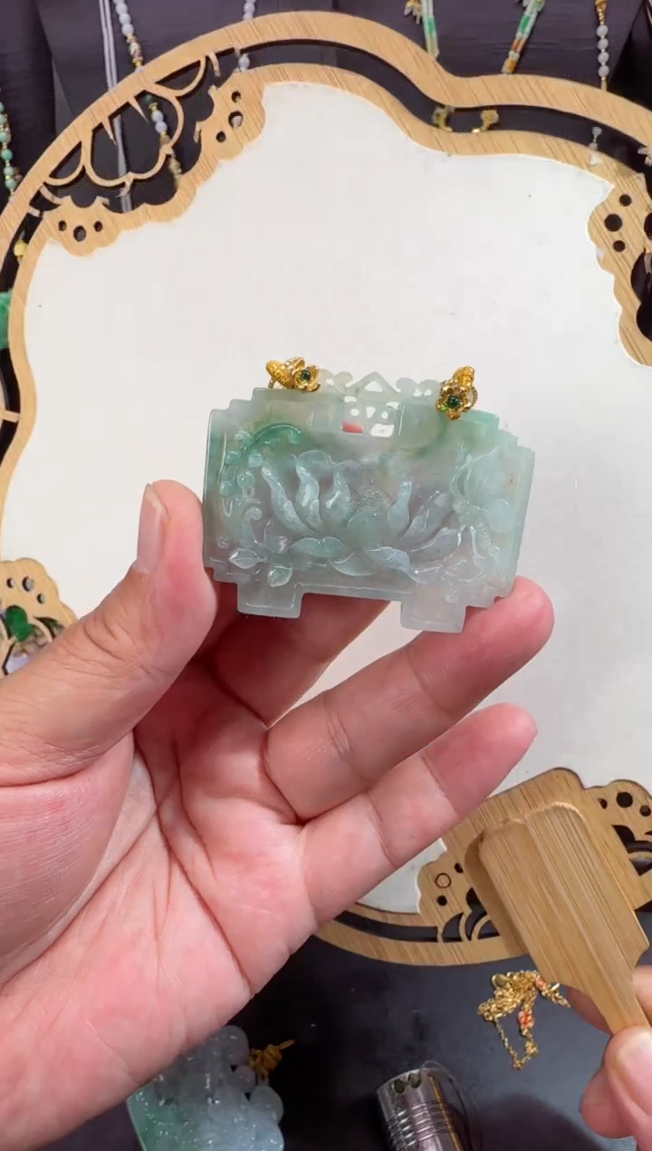 【闪购商品】翡翠颈饰未镶嵌拍照