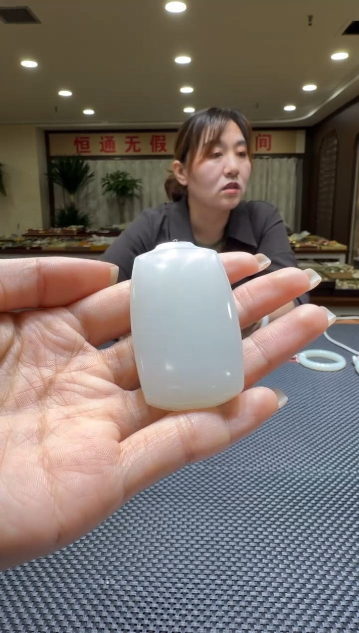 颈饰未镶嵌和田玉挂件