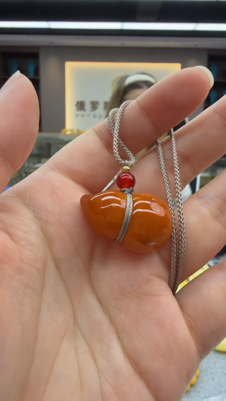 琥珀颈饰未镶嵌9秒拍号 假一罚三