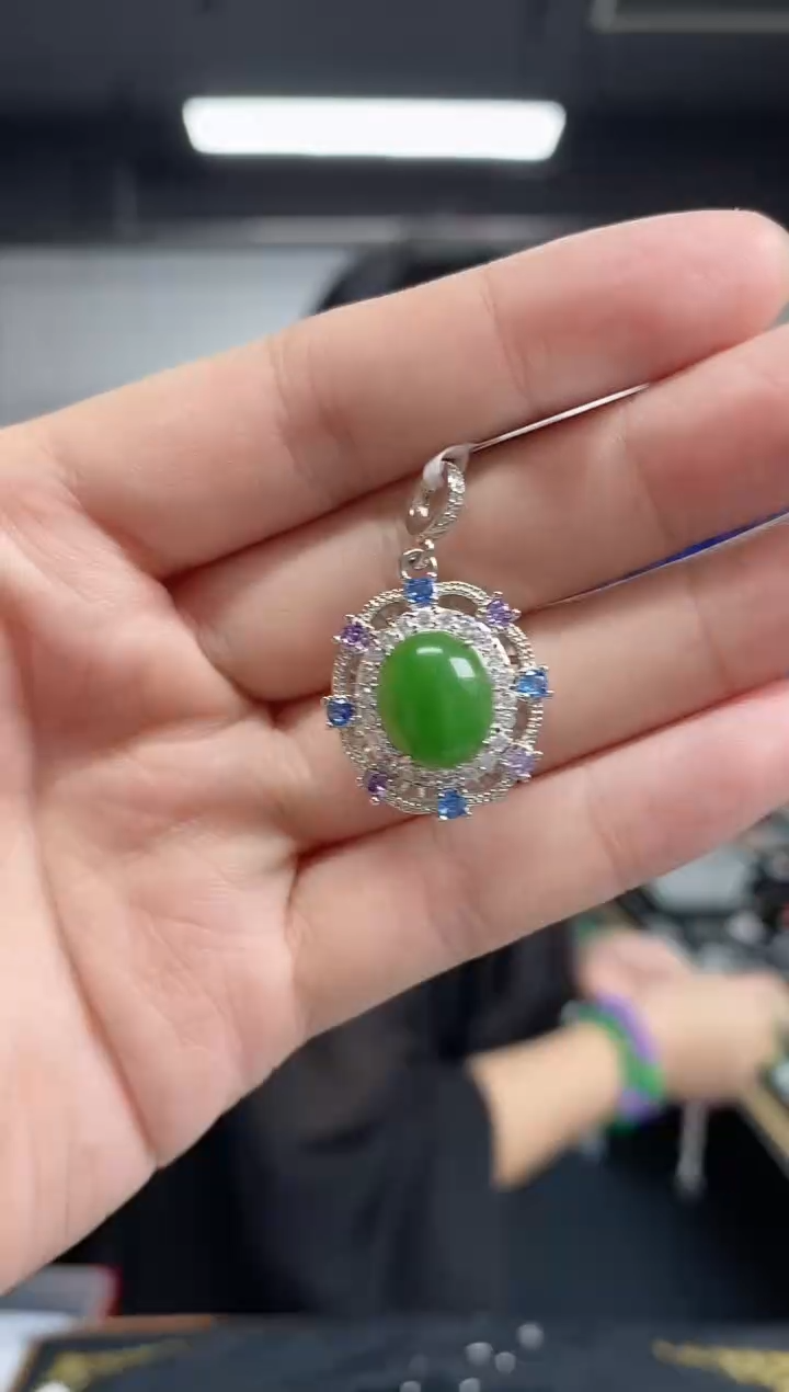 和田玉未镶嵌颈饰闪购链接 多样性发其一颜色微差