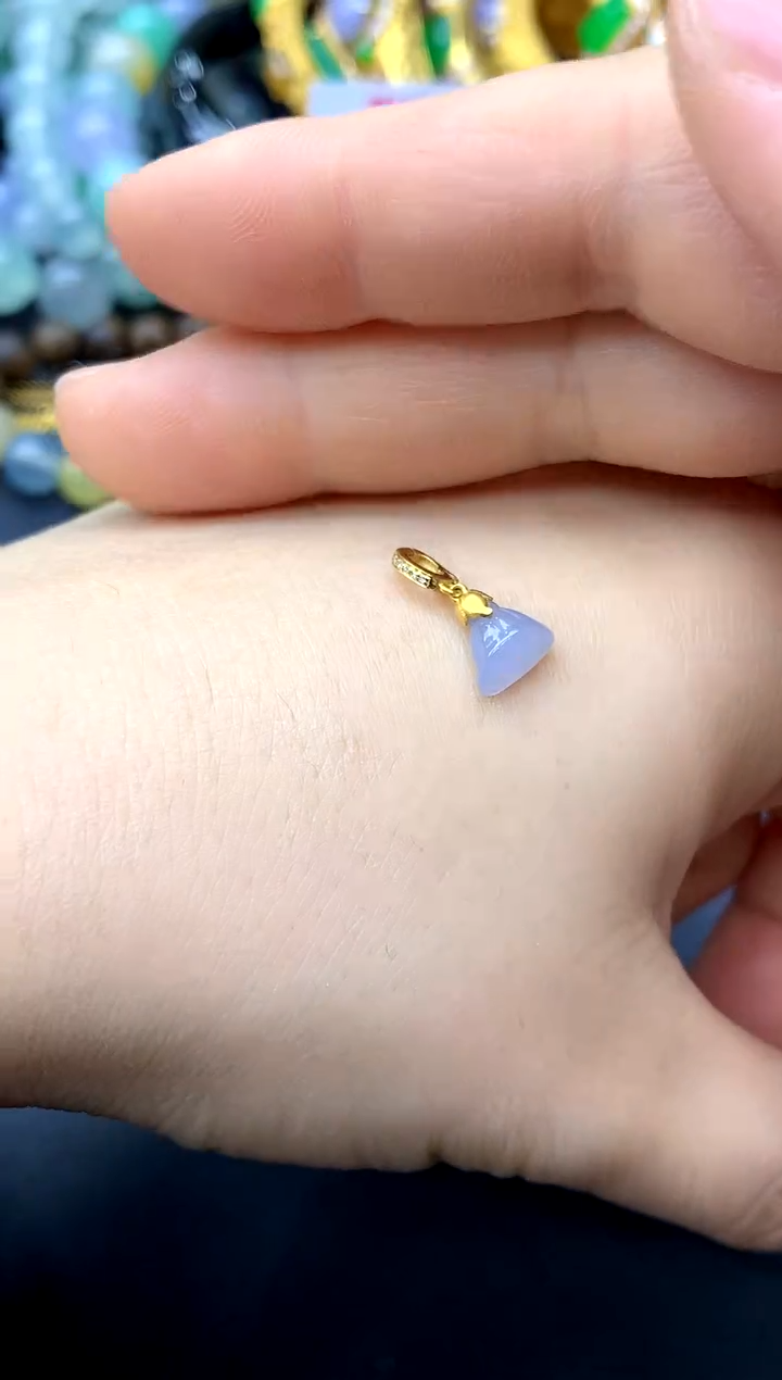 颈饰18K金镶嵌翡翠38-中国好珍宝