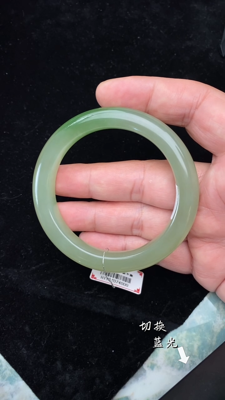 未镶嵌手镯和田玉岩*多样性发一