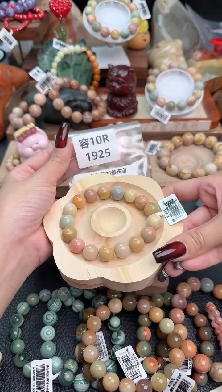 【闪购商品】石英质玉手链未镶嵌10R1925