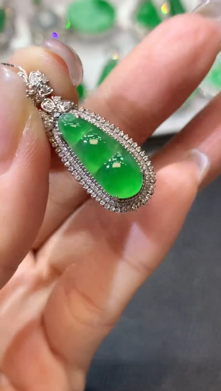 【闪购商品】翡翠吊坠(不含链)18K金镶嵌C6