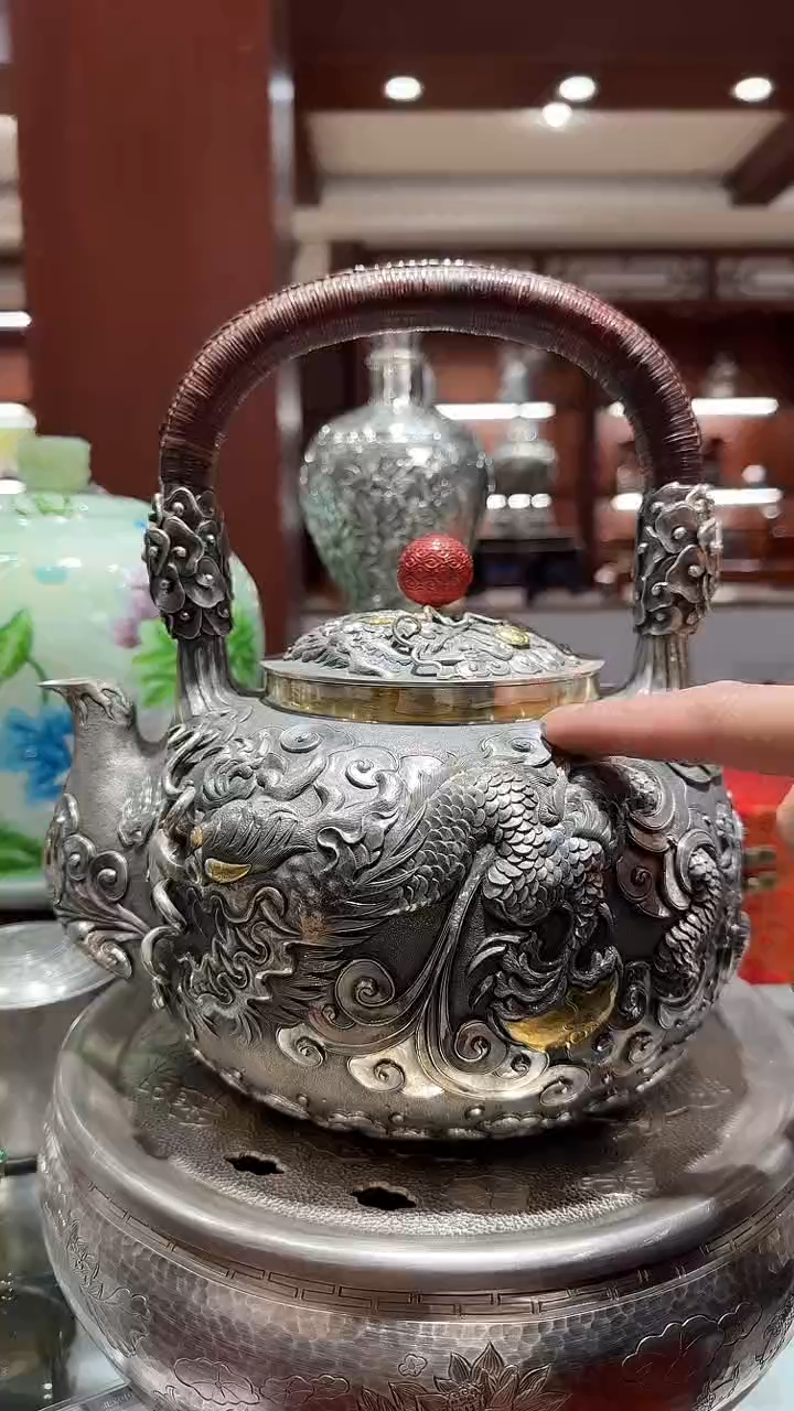半**人足银手工精工老师高浮雕双龙戏珠烧水壶2.8L