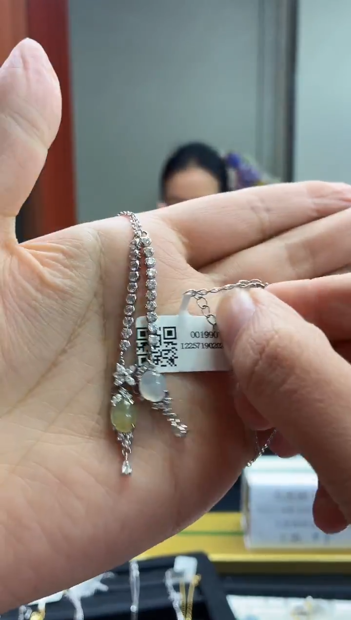 颈饰银S925镶嵌翡翠1111111111