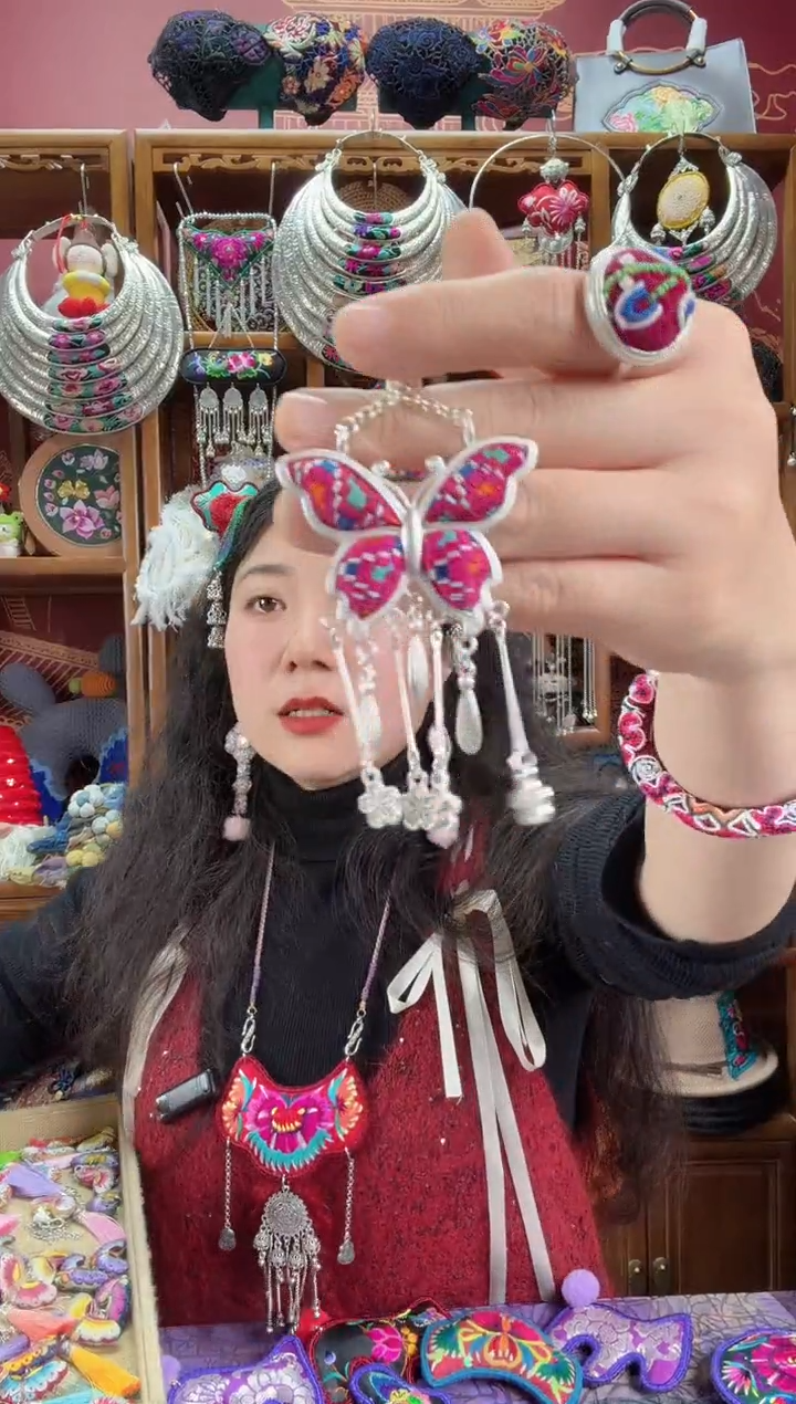 刺绣项链94甜甜家