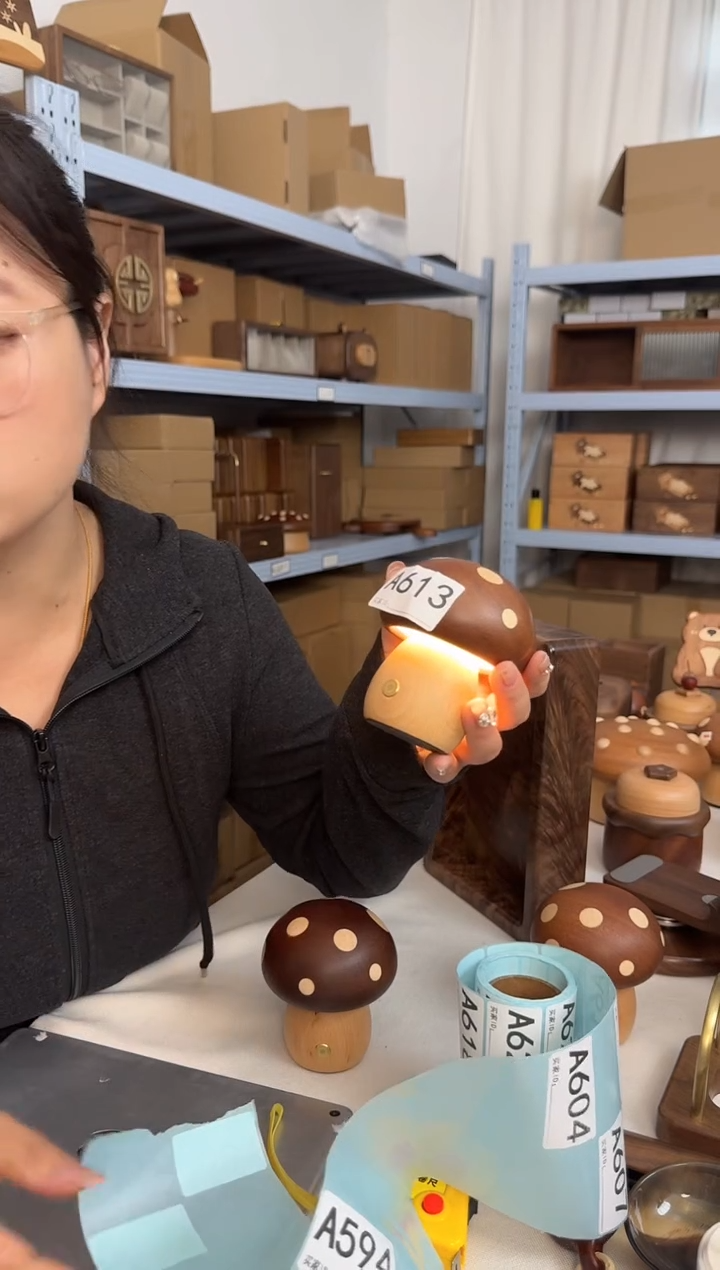 木613乌檀木小号微瑕蘑菇灯