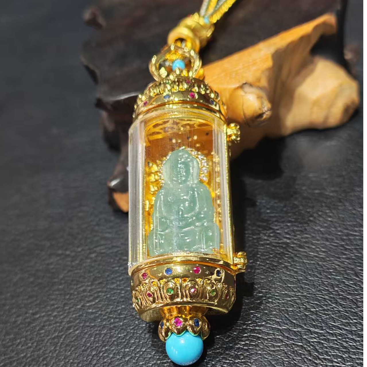 精美高端翡翠吊坠多样性发一