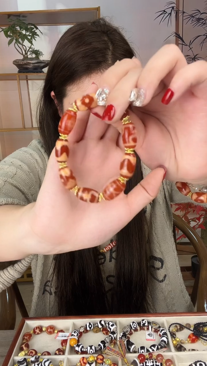 玛瑙/玉髓（覆膜）颈饰未镶嵌传世珠宝