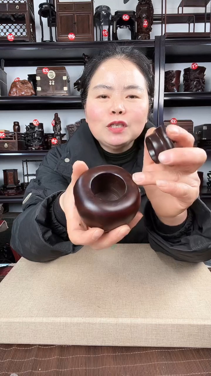 【闪购商品】木3031老李红木工艺品