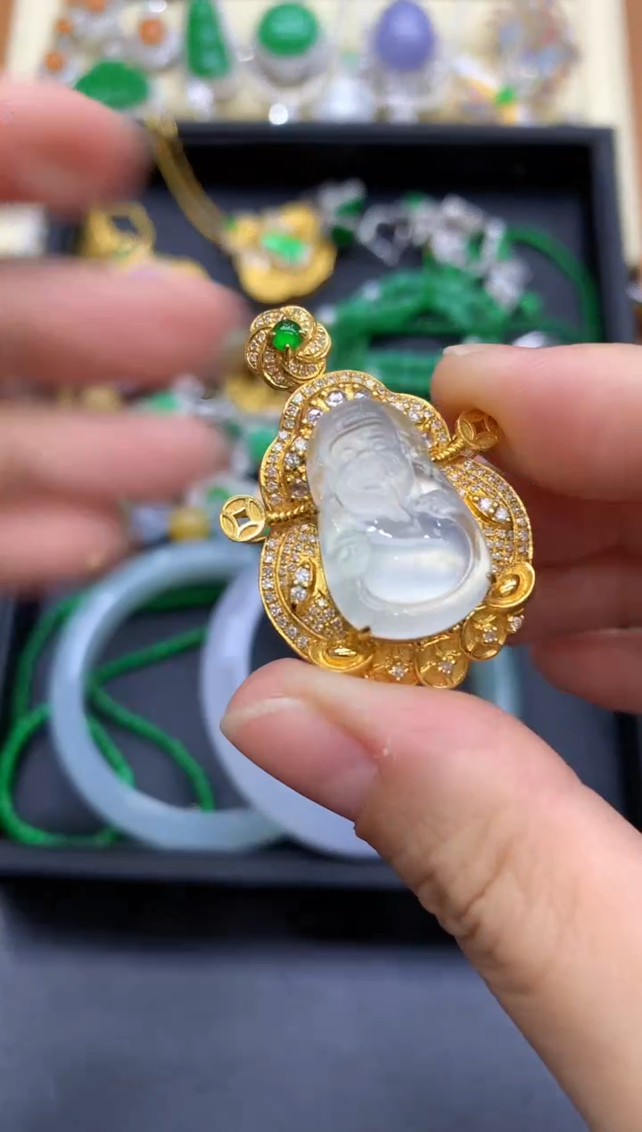 颈饰18K金镶嵌翡翠755-中国好珍宝