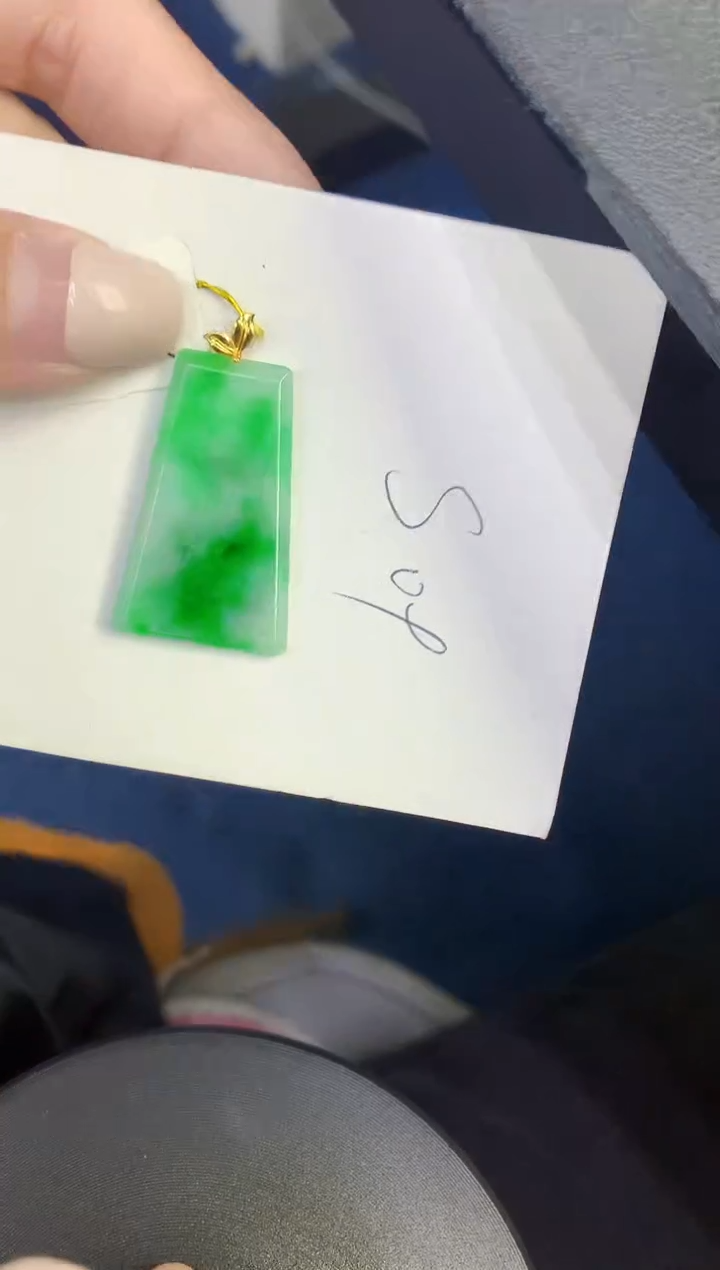 颈饰18K金镶嵌翡翠缅甸天然翡翠A货