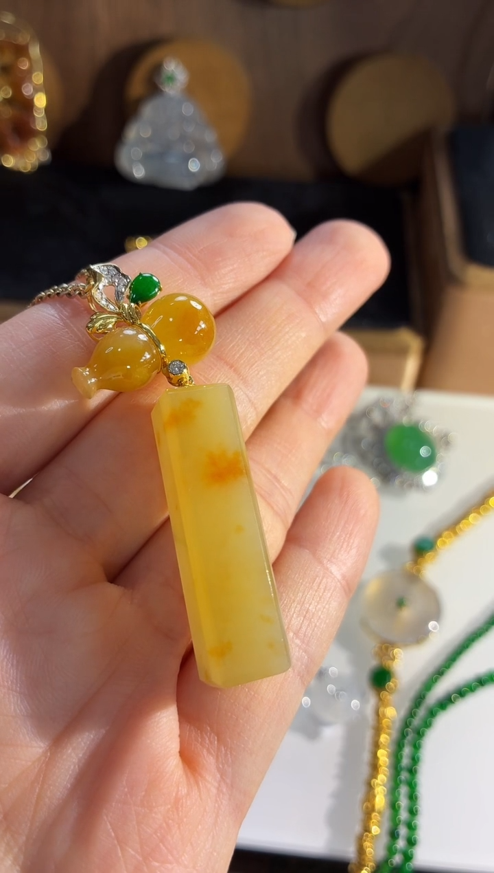 吊坠(不含链)18K金镶嵌翡翠吊坠