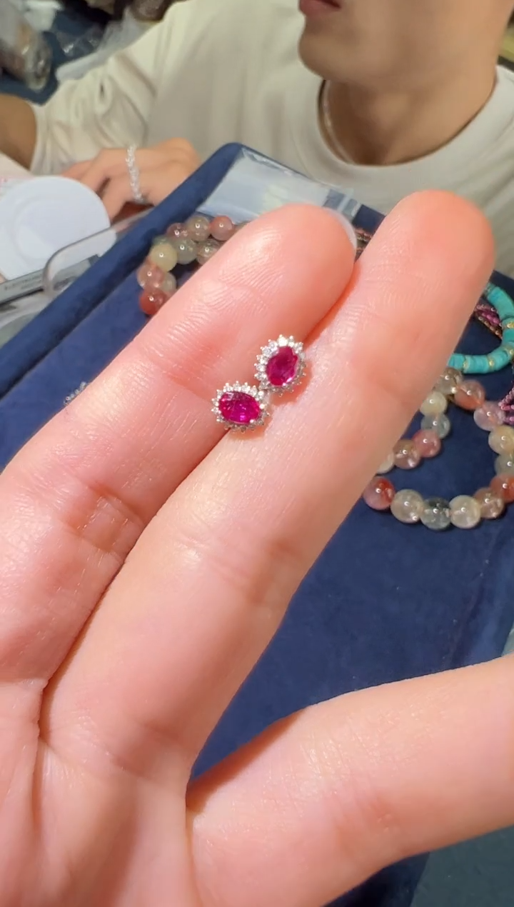 【闪购商品】红宝石耳饰18K金镶嵌0117s045多样性发一