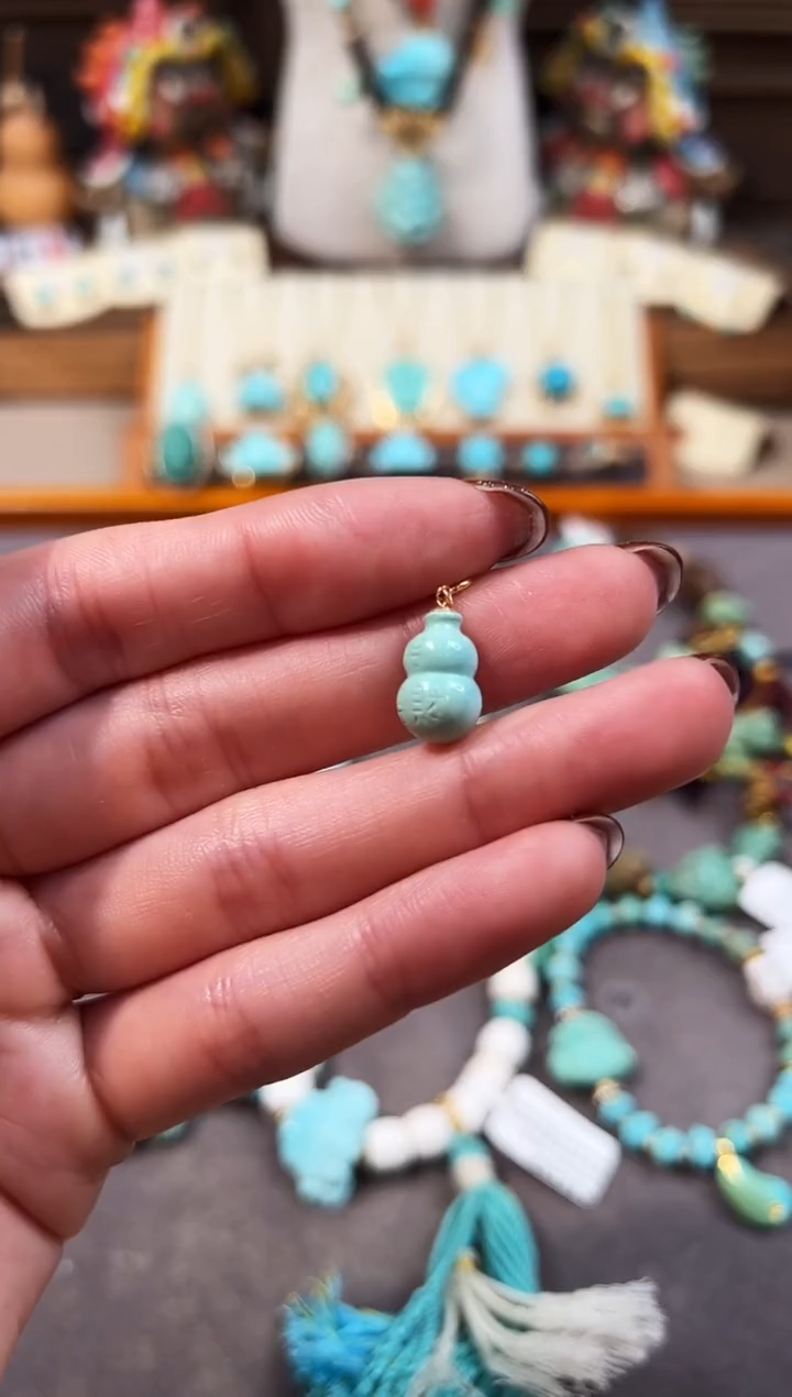 18K金镶嵌绿松石提溜葫芦