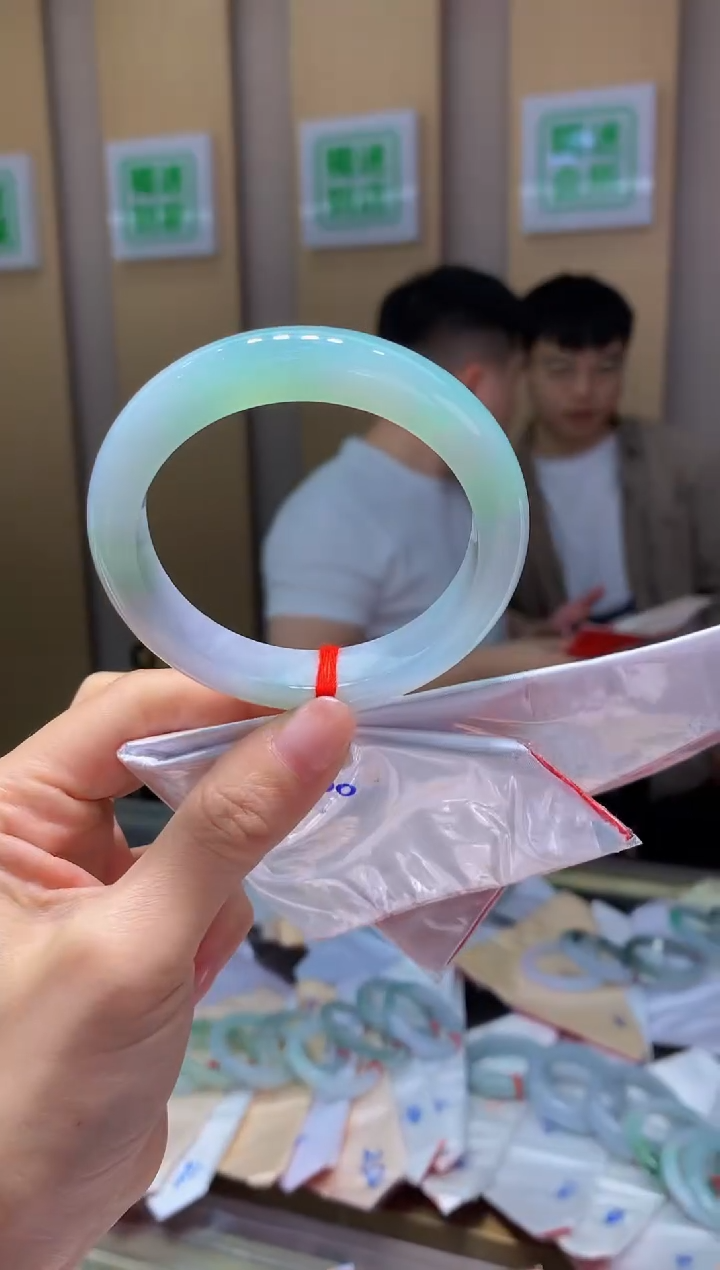 翡翠手镯未镶嵌153圈口55.5*12.4*9