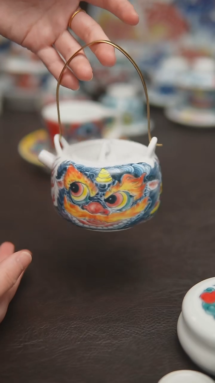 宠粉福利价        醒狮提梁壶